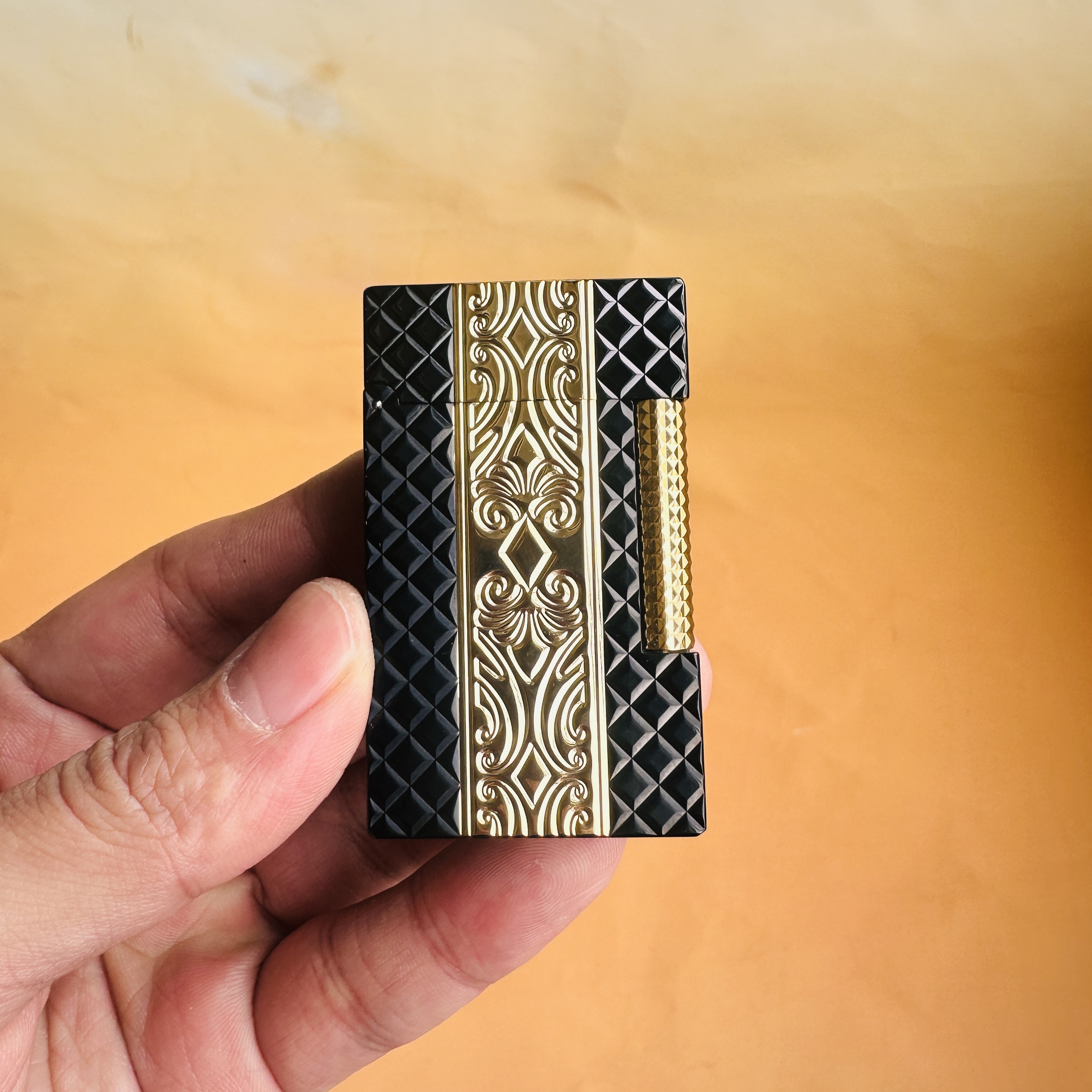 Men Accessories For Hand - Luxury Brand Custom Lighter — Hand-Engraved