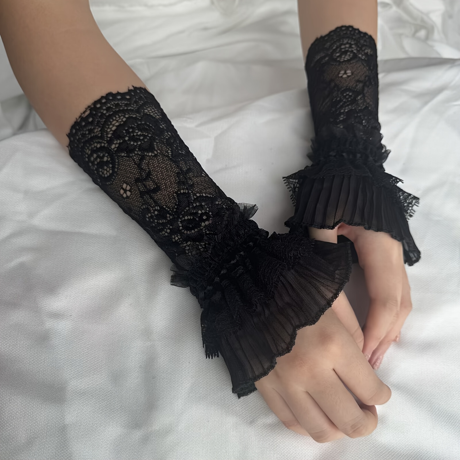 Lace Hollow Wrist Covers Trump - Men Accessories For Wedding avis et prix
