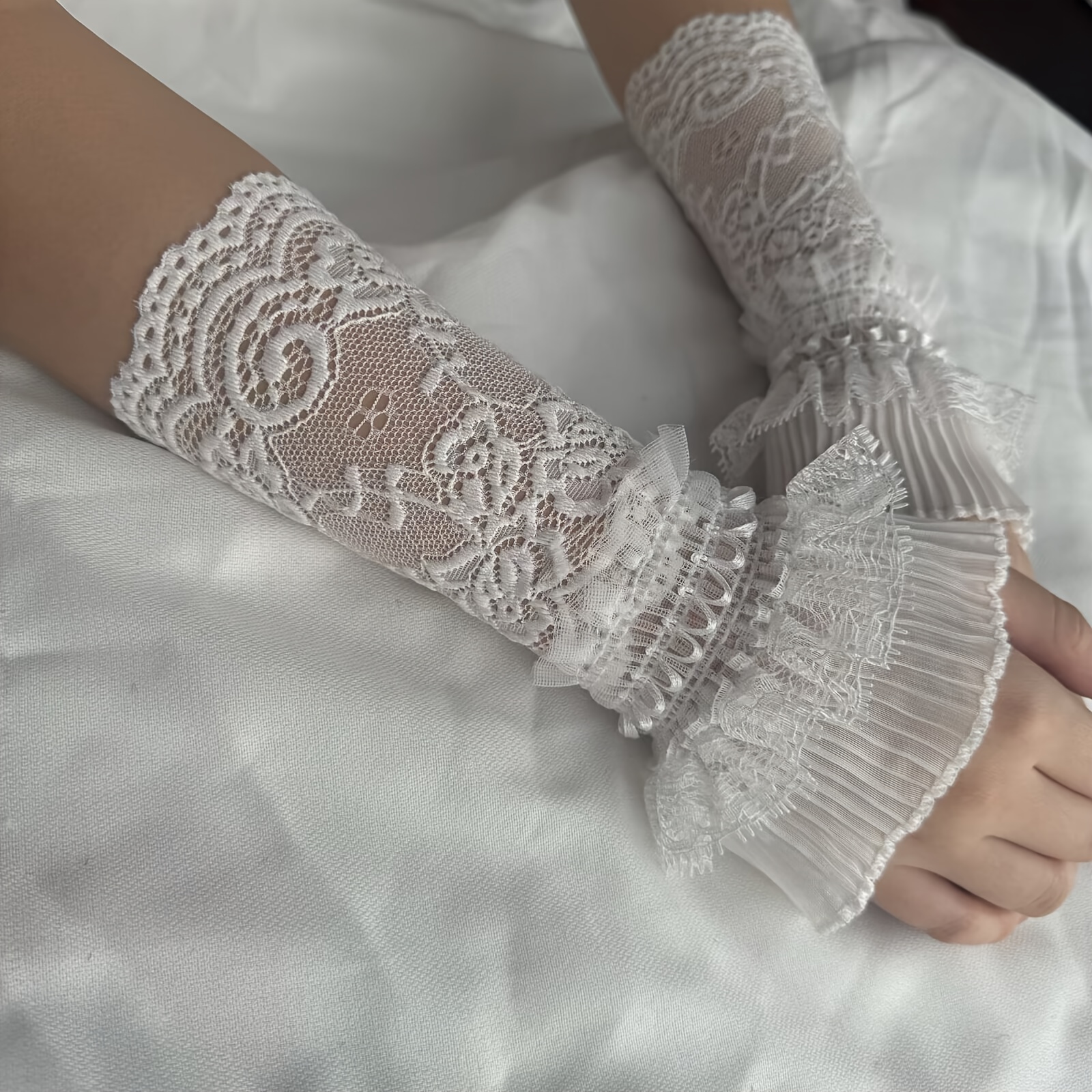 Lace Hollow Wrist Covers Trump - Men Accessories For Wedding avis et prix