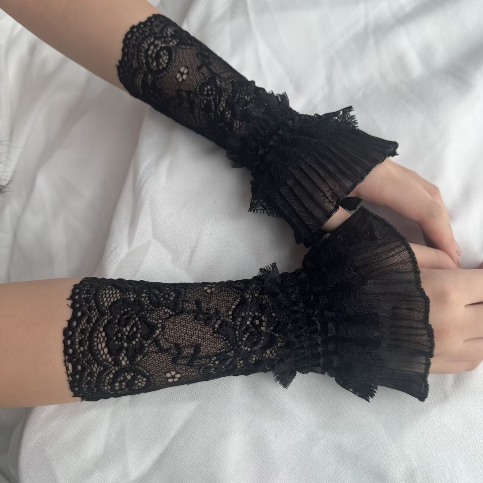 Lace Hollow Wrist Covers Trump - Men Accessories For Wedding avis et prix