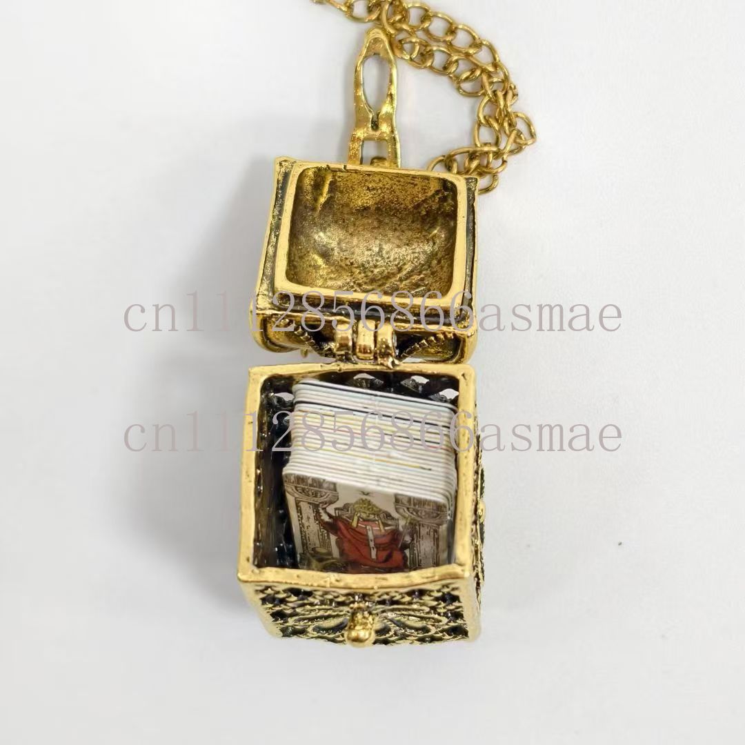 Vintage Alloy Tarot Card Penda - Men Accessories Pendant avis et prix